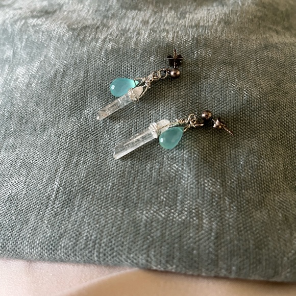 Hand Crafted amazoniite  & Quartz gemstone & silver Earrings by Le Chat Noir - Picture 5 of 6